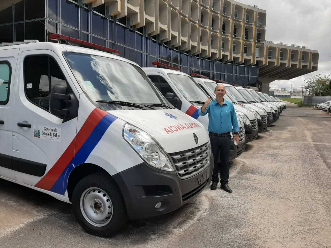 Camacã: Prefeito Oziel ganha mais  uma Ambulância Avançada e o tratamento da sua saúde